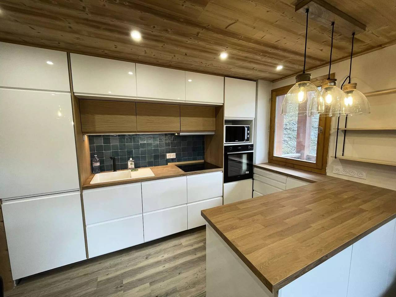 Entire apartment, Hermine 5 - Apartment Val Thorens - 6 people - 5 Flocons Gold in Val Thorens, Massif de la Vanoise