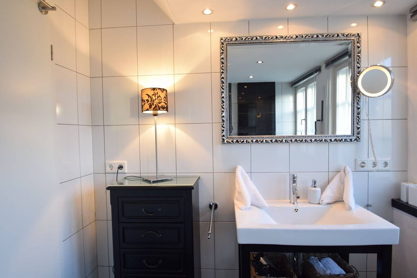 Ganze Wohnung, Modernes 3-Zimmer-Dg-Appartement mit Balkon in zentraler Lage Westerland in Westerland, Sylt (Gemeinde)
