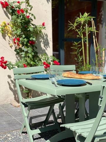 Gîte pour 4 personnes, avec jardin et piscine à Villesèque-des-Corbières