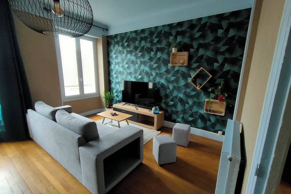 Apartamento entero, Large, bright apartment in the center of town.  in Châtillon-sur-Seine, Región de Montbard