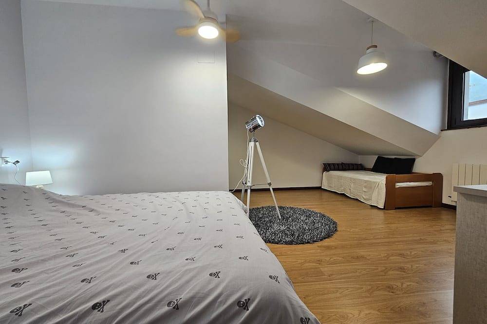 Entire apartment, 21A03 Atico moderno Cabañaquinta in Cabanaquinta, Aller