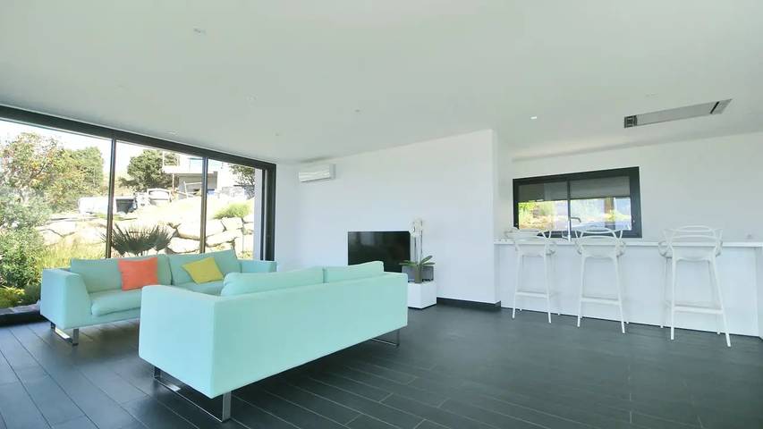 Location de vacances pour 7 personnes, avec piscine et jardin à Albitreccia - 2