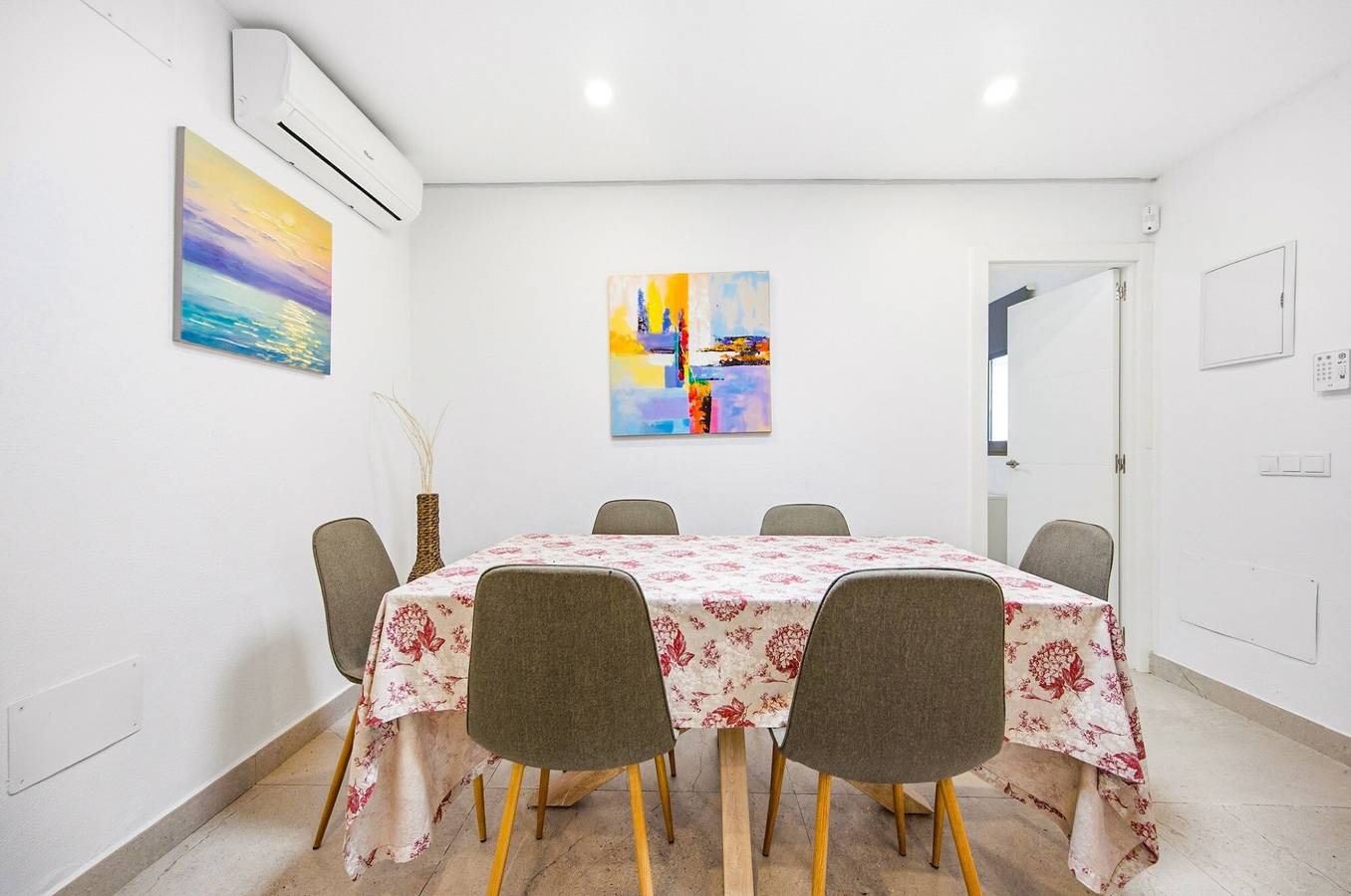 Villa Marismas - Playa de Barbate, 5 dormitorios, jardín privado, hasta 10 personas in Cañillos / Del Botero (Barbate), Barbate