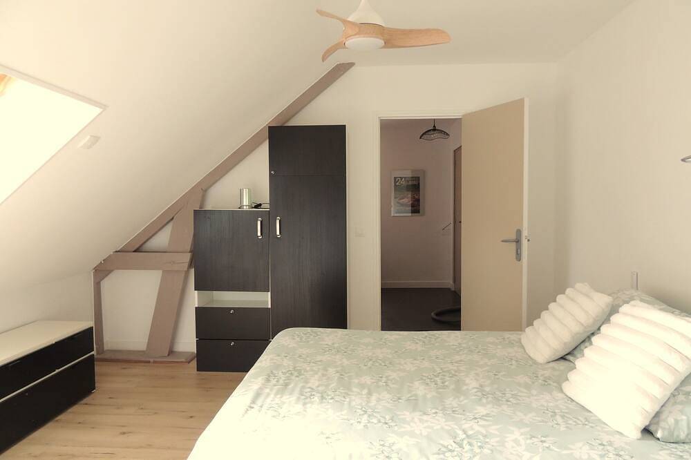 Chambre d'hôte accès indépendant, située en pleine campagne. in Vernie, Sarthe