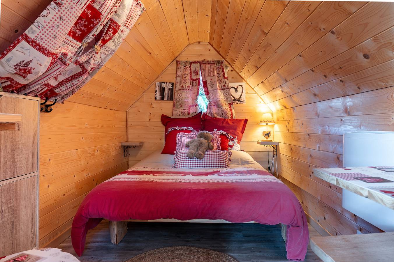 Cabanes des marchous la chouette in Granges-sur-Vologne, Parque natural regional de los Ballons des Vosges