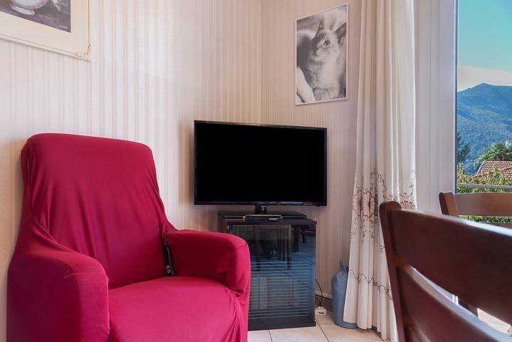 Ferienwohnung für 7 Personen, mit Seeblick und Garten in Maccagno con Pino e Veddasca - 4