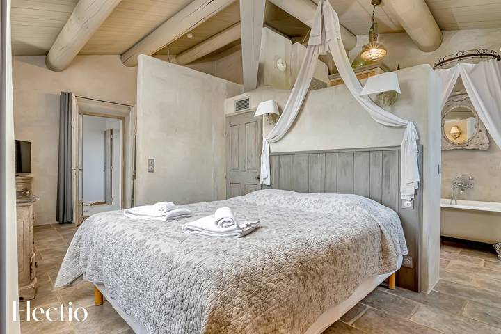 Gîte pour 2 personnes, avec jardin et piscine, animaux acceptés dans le Luberon - 2