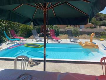 Gîte pour 8 personnes, avec piscine ainsi que terrasse et jacuzzi à Bizanet