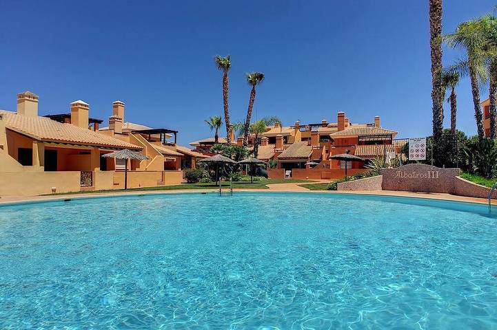 Bungalow para 4 personas, con piscina y terraza en Costa Cálida