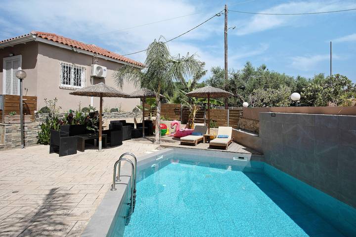 Apartment for 3 people, with Balcony and Garden in Alykes