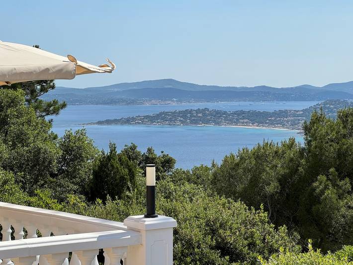Gîte pour 8 personnes, avec Piscine à Roquebrune-sur-Argens - 2