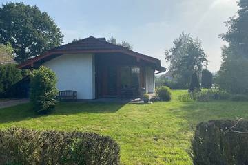 Ferienhaus für 5 Personen, mit Garten in Jade