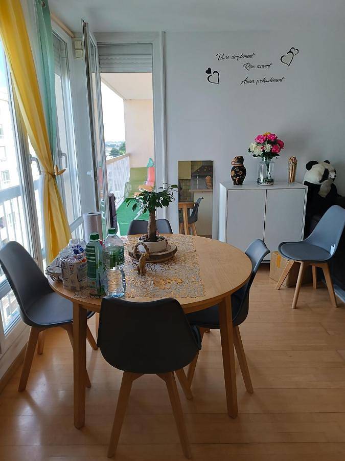 Appartement de vacances entier, Chambre chez l'habitant, proche de Orly, Gare Tgv Massy, Rer in Chilly-Mazarin, Essonne
