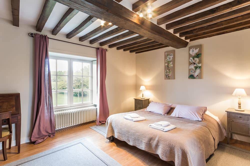 Grande maison de campagne indépendante - 12 personnes - charme et calme in Valambray, Région de Caen