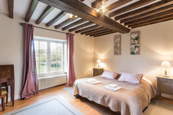 Grande maison de campagne indépendante - 12 personnes - charme et calme in Valambray, Région de Caen