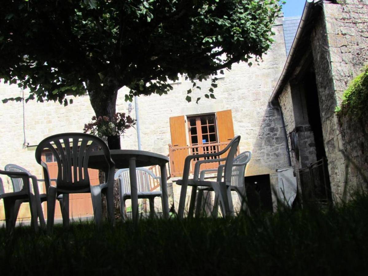 Appartement entier, Gîte de France Le petit colibri 2 épis - Gîte de France 4 personnes Mae-9964 in Saint-Robert, Région de Brive-la-Gaillarde