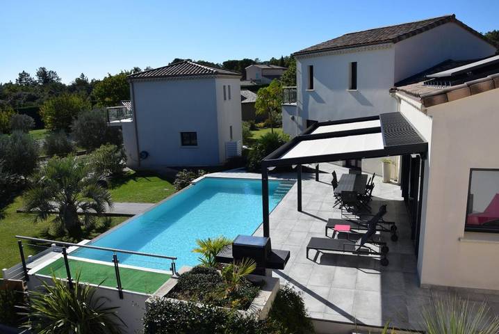 Location de vacances pour 8 personnes, avec Balcon et Jacuzzi ainsi que Terrasse et Jardin à Montségur-sur-Lauzon - 2