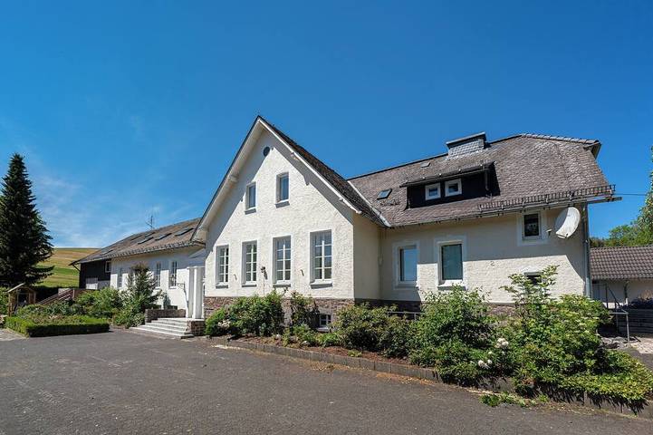 Ferienhaus für 26 Personen, mit Garten und Terrasse in Medebach