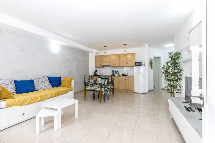 Ferienwohnung für 3 Personen, mit Terrasse und Pool, kinderfreundlich in El Médano