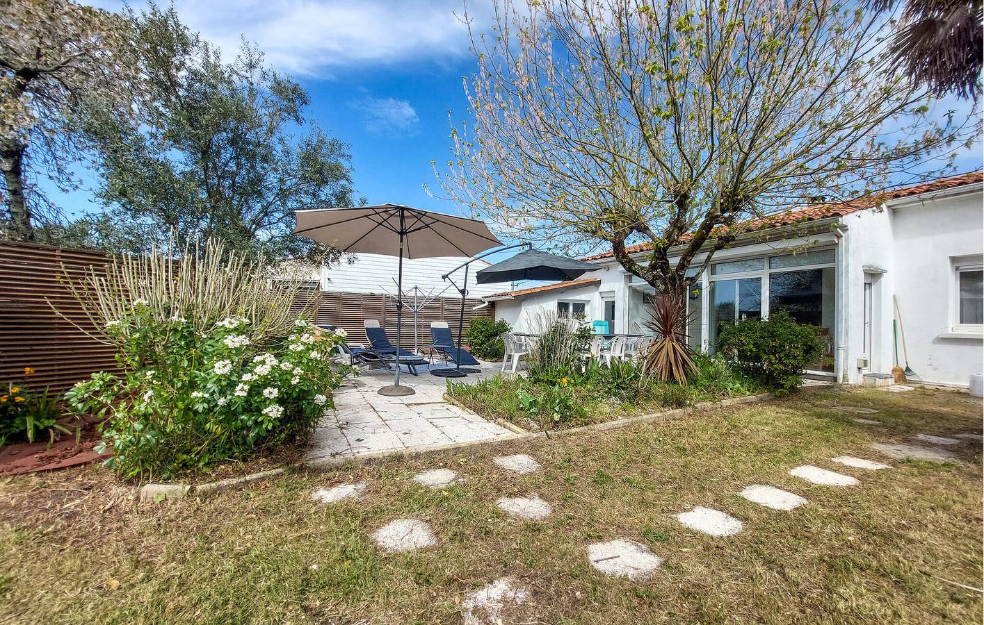 Gemütliche 1-Zimmer-Wohnung mit Garten, WLAN und 1 km Entfernung zum Strand von Foncillon in Royan, Côte de Beauté