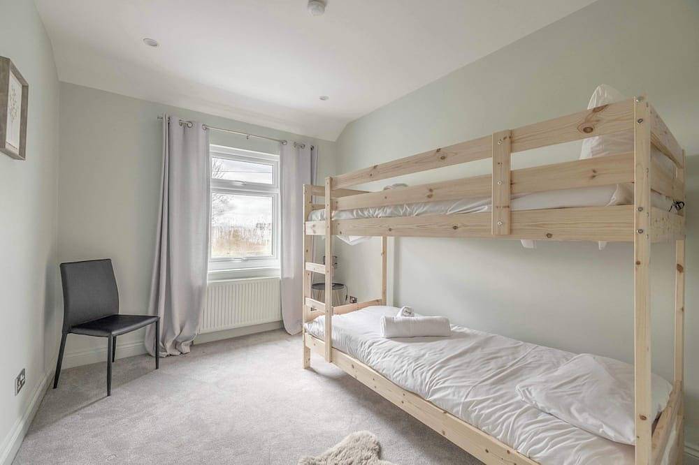 Family Friendly Escape In Eton ❤ Countryside Views in Eton, Berkshire