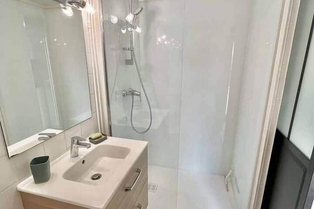 Studio with kitchen, bathroom and private garage in Le Mans, Sarthe