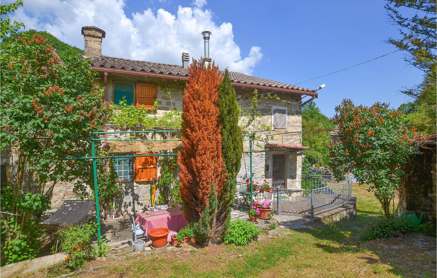 Landschaftlicher Rückzugsort mit Feuerstelle in Badia Tedalda in Badia Tedalda, Valtiberina