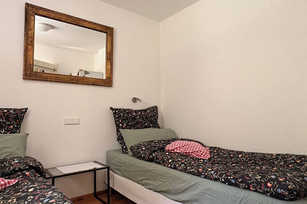 Ganze Wohnung, Gemütliche Wohnung mit Garten * kühl im Sommer, Winterabende am Holzofen in Wethen, Diemelstadt