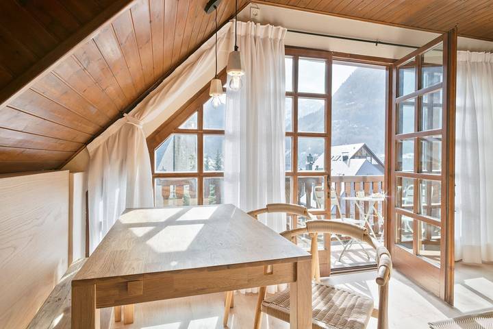 Gîte pour 4 personnes, avec balcon dans Arties - 3