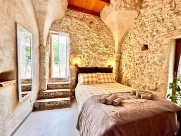 Gîte pour 3 personnes, avec terrasse ainsi que vue et jardin, animaux acceptés à Selva (Savone)