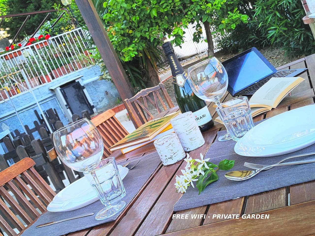 Ganze Wohnung, Wohnung mit Garten, wenige Minuten vom Meer entfernt in San Remo, Sanremo Gemeinde