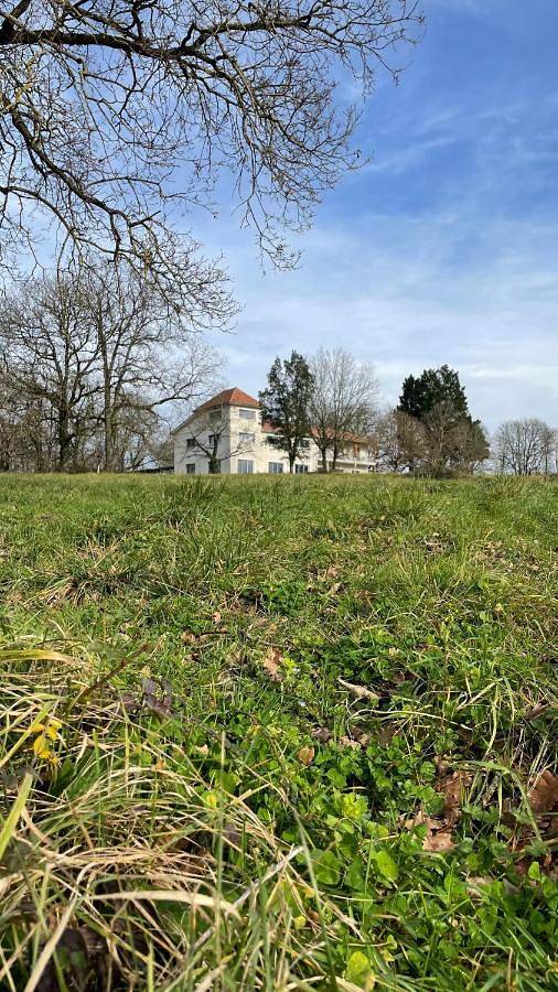 Gîte pour 4 personnes, avec jardin et vue à Sainte-Maure-de-Peyriac