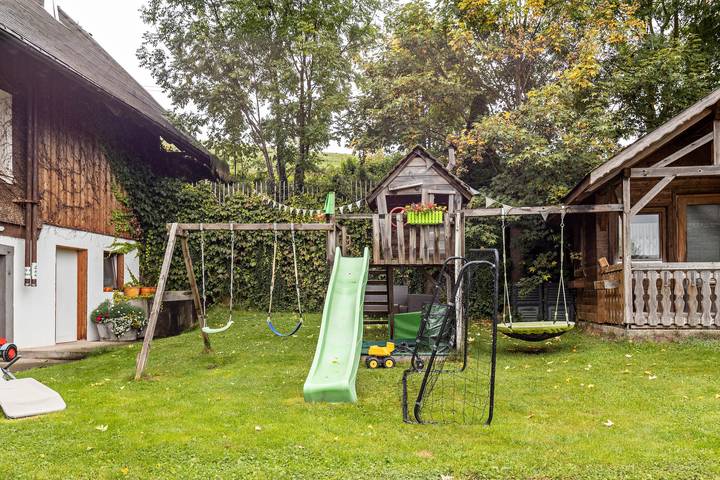 Entire apartment, Apartment 'On the Ground Floor' with Private Terrace, Shared Garden and Wi-Fi in Schwärzenbach (Titisee-Neustadt), Titisee-Neustadt