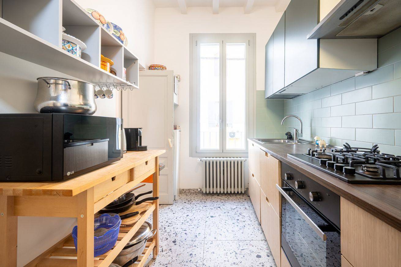 Apartamento entero, Guesthost - Lovely Apartment in Parma! in Oltretorrente (Parma), Parma