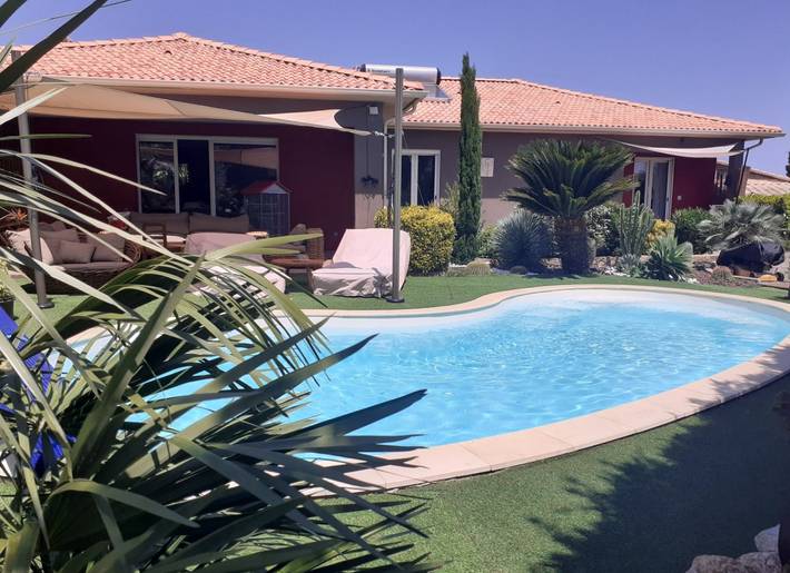 Chambre d’hôte pour 2 personnes, avec Terrasse ainsi que Jardin et Piscine dans Haute-Corse