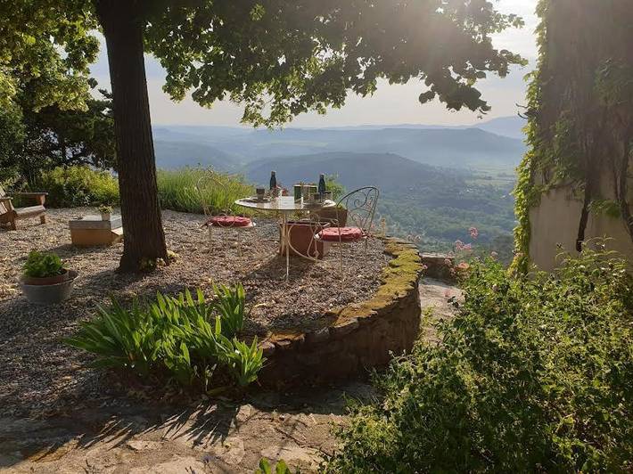 Location de vacances pour 2 personnes, avec terrasse à Sampzon - 4