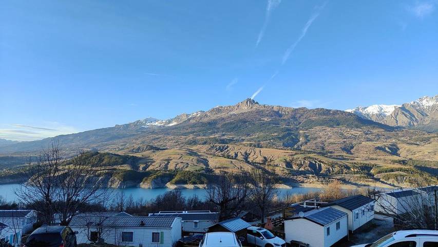 Camping pour 6 personnes, avec Terrasse ainsi que Vue sur le lac et Vue