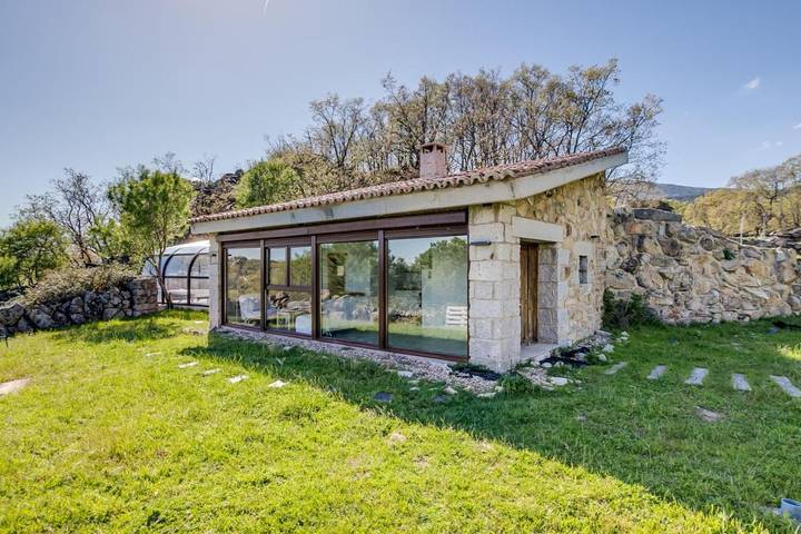 Chalet para 4 personas, con piscina y vistas además de jardín y terraza, Se admiten mascotas en Provincia de Madrid - 3