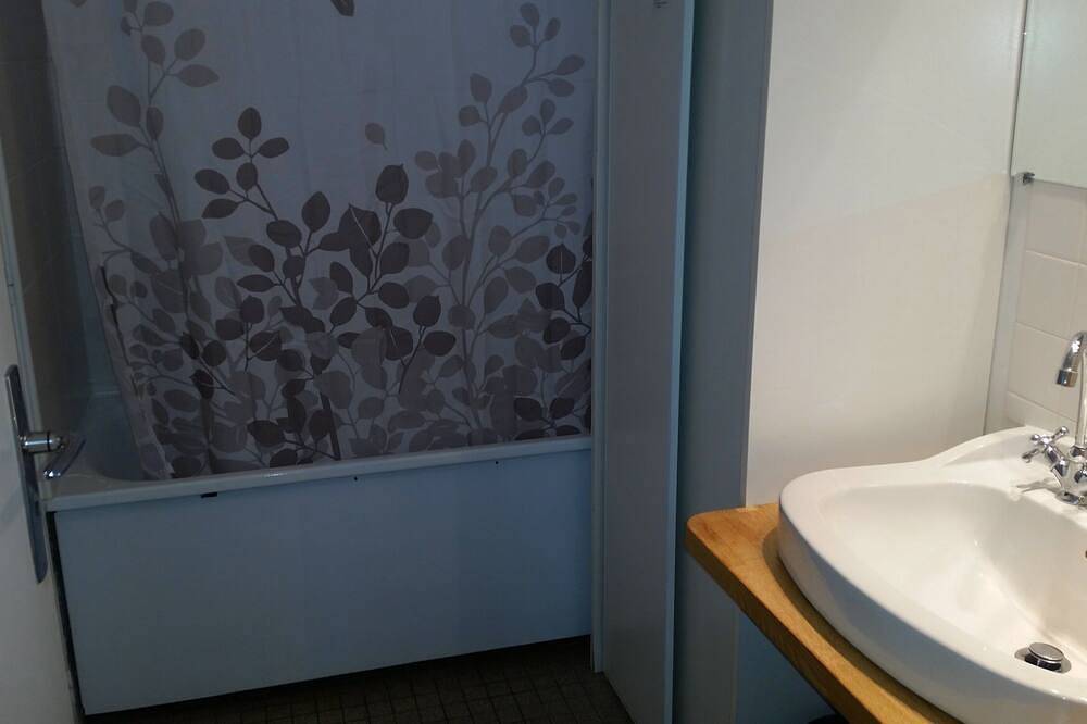 Chambre chez l'habitant Vannes centre avec stationnement in Vannes, Côte des Mégalithes
