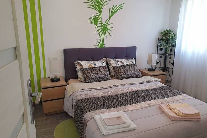 Vacation rental with pool Orgon in Plan-d'Orgon, Arles und Umgebung