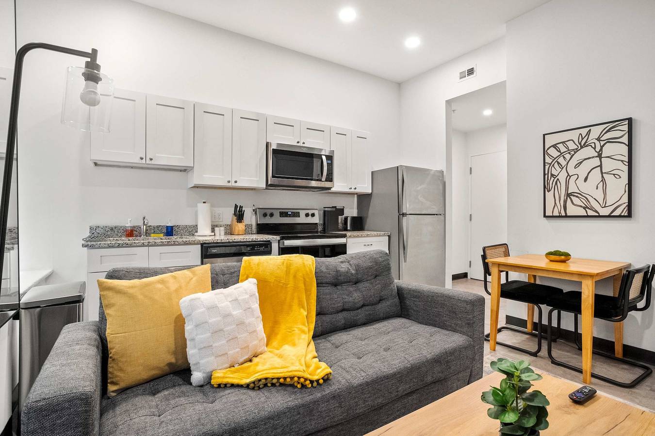 Ganze Wohnung, Cozysuites Stunning 1Br in Downtown Pitts  9 in Pittsburgh, Allegheny County