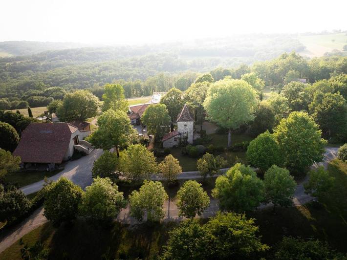 Gîte pour 5 personnes, avec piscine ainsi que vue et jardin, animaux acceptés dans Séniergues