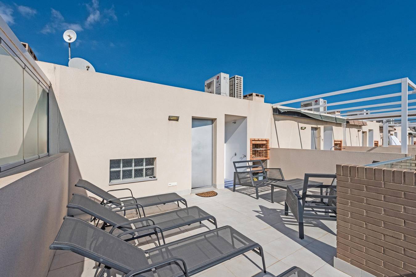 Holiday Home "Townhouse Kristiansen" with Pool, Garden & Terrace in Las Calas, Torrevieja