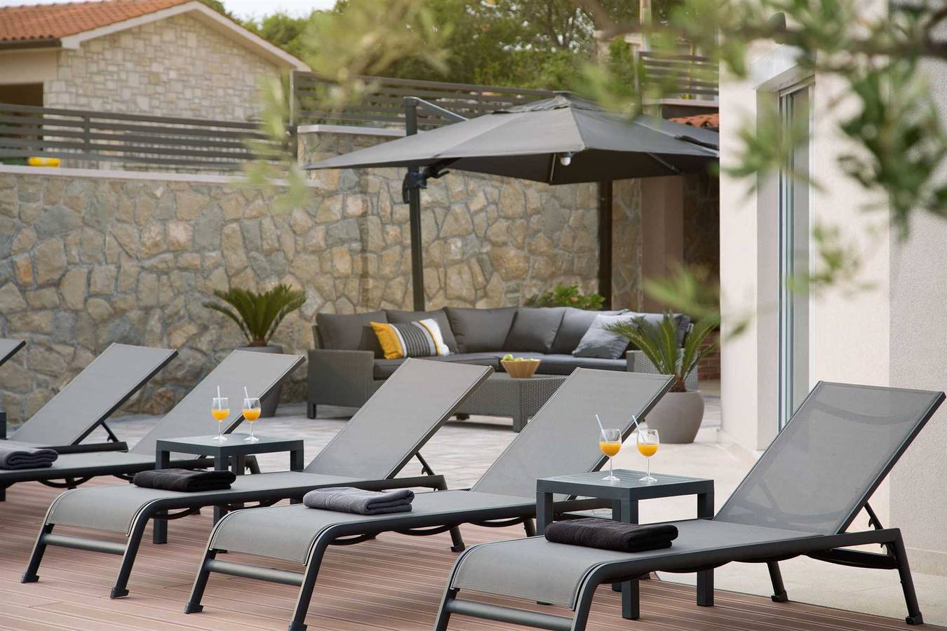 Apartamento entero, Apartamento de vacaciones para 12 personas con piscina in Presika, Costa Este de Istria