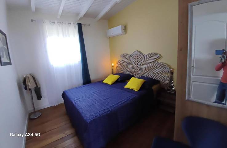 Gîte pour 3 personnes, avec vue et jardin dans Plage de Petite Anse - 2