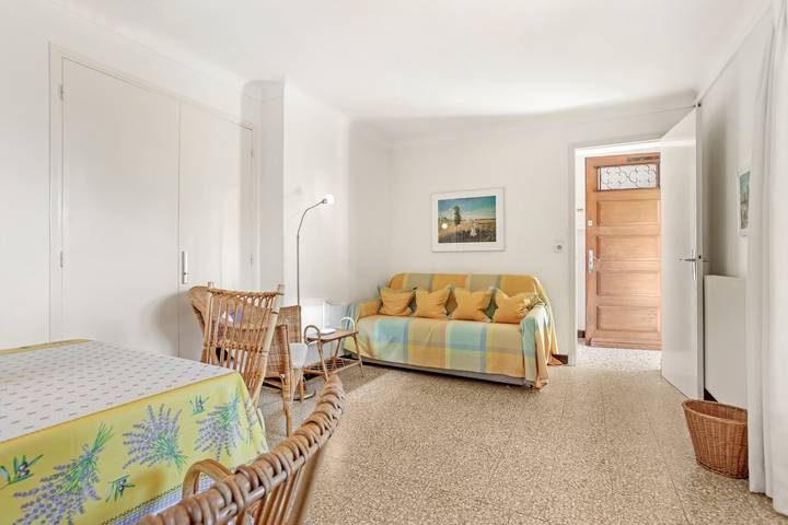Geheel appartement, Appartement 'Villa Dorène' met privéterras, wifi en airconditioning in Saint-Aygulf, Frejus