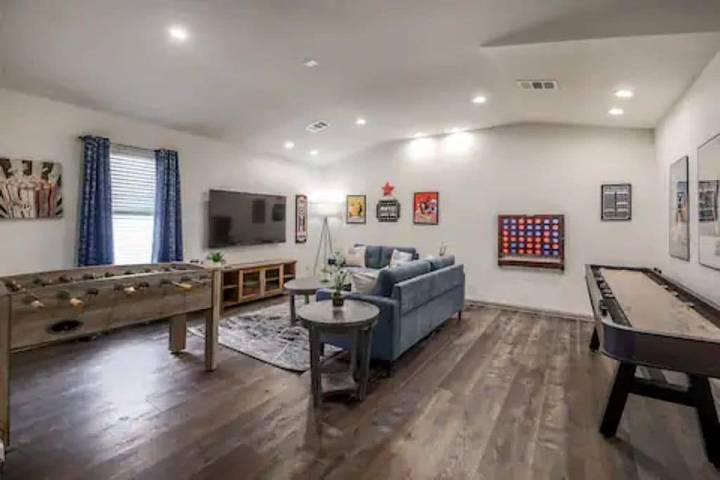 Vacation rental for 8 people in Pflugerville
