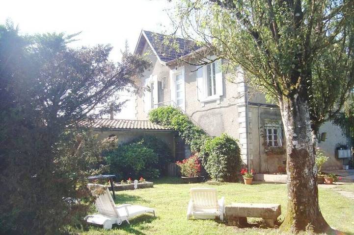 Ferienhaus für 6 Personen, mit Terrasse und Garten in Escource
