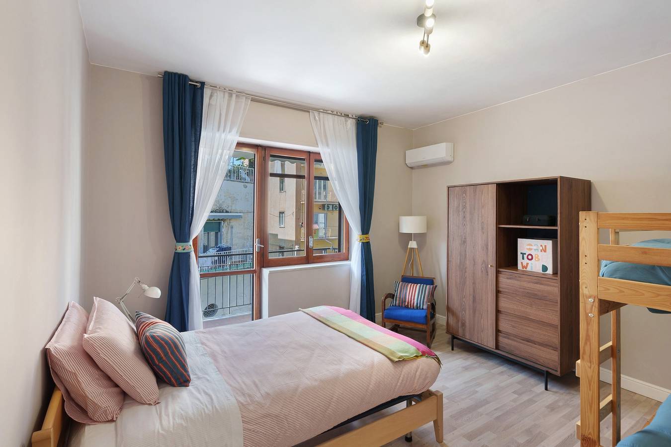 Chambre « Casa Frank - 2 » avec vue sur la montagne, Wi-Fi et climatisation in Torre Annunziata, Parc national du Vésuve