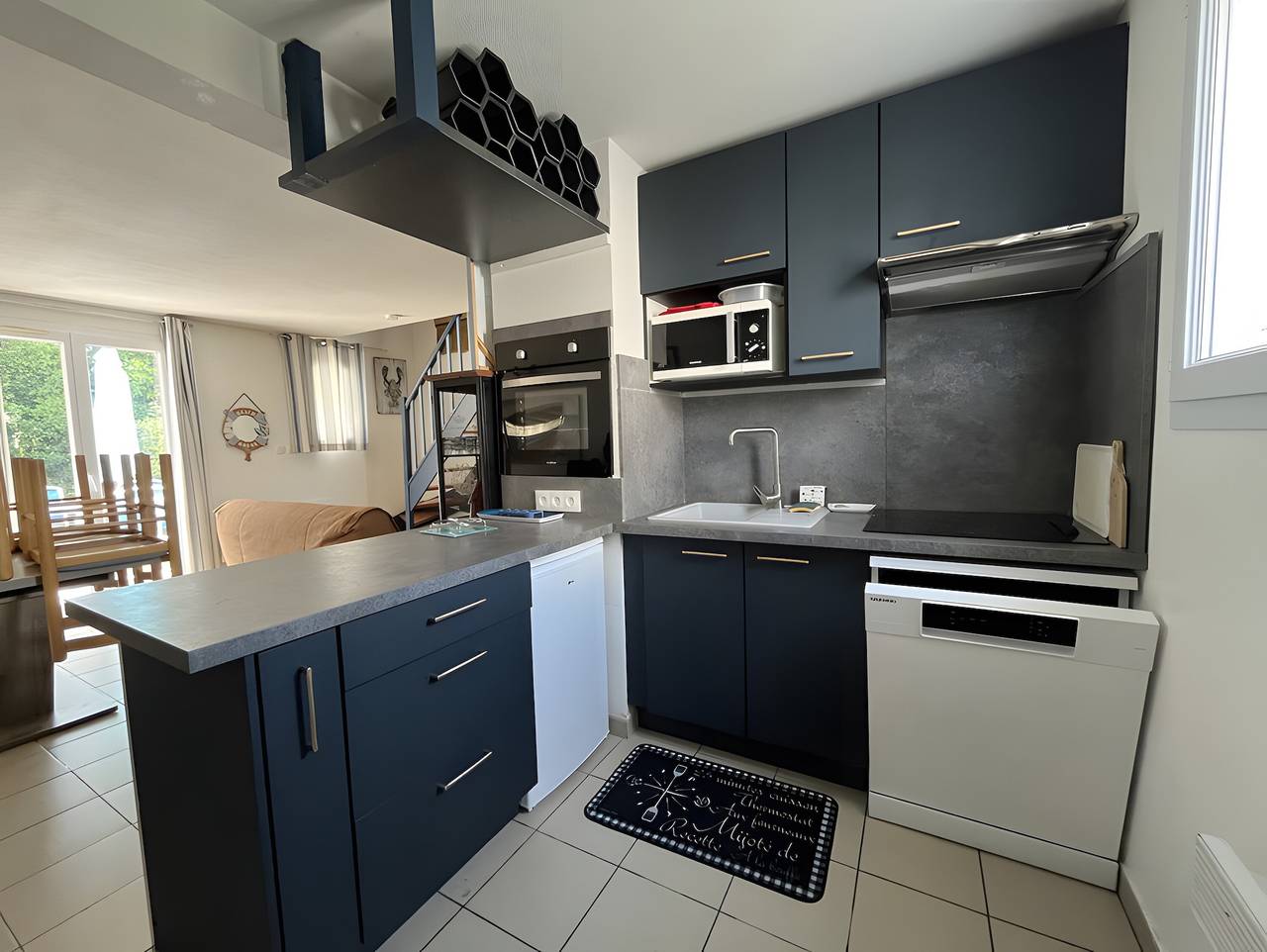 Encantadora casa con piscina compartida, terraza privada y jardín privado in Le Château-d'Oléron, Côte de Beauté